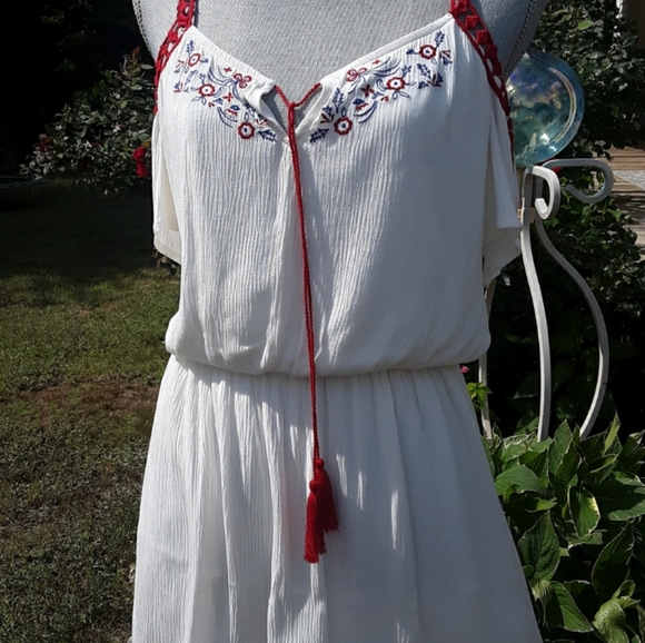 Love Fire off shoulder embroidered Dress - Picture 9 of 10